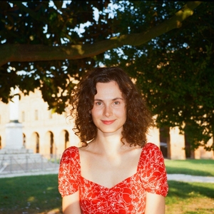 Arina's headshot.