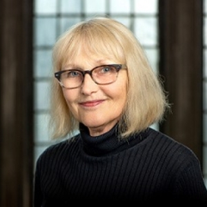 Dolgova headshot