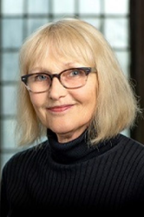 Dolgova headshot